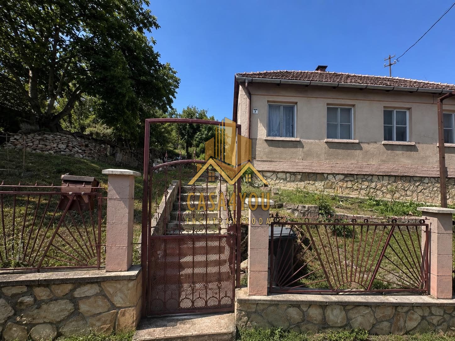 Eladó ikerház Komló-Gesztenyésben ikerház eladó