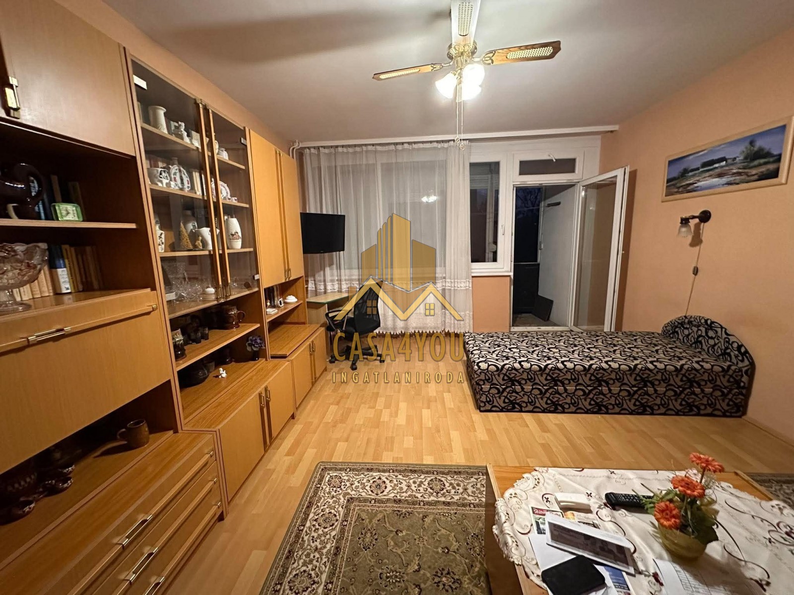 Eladó panel lakás Komló-Szilvásban 1+1 szobás erkélyes lakás eladó